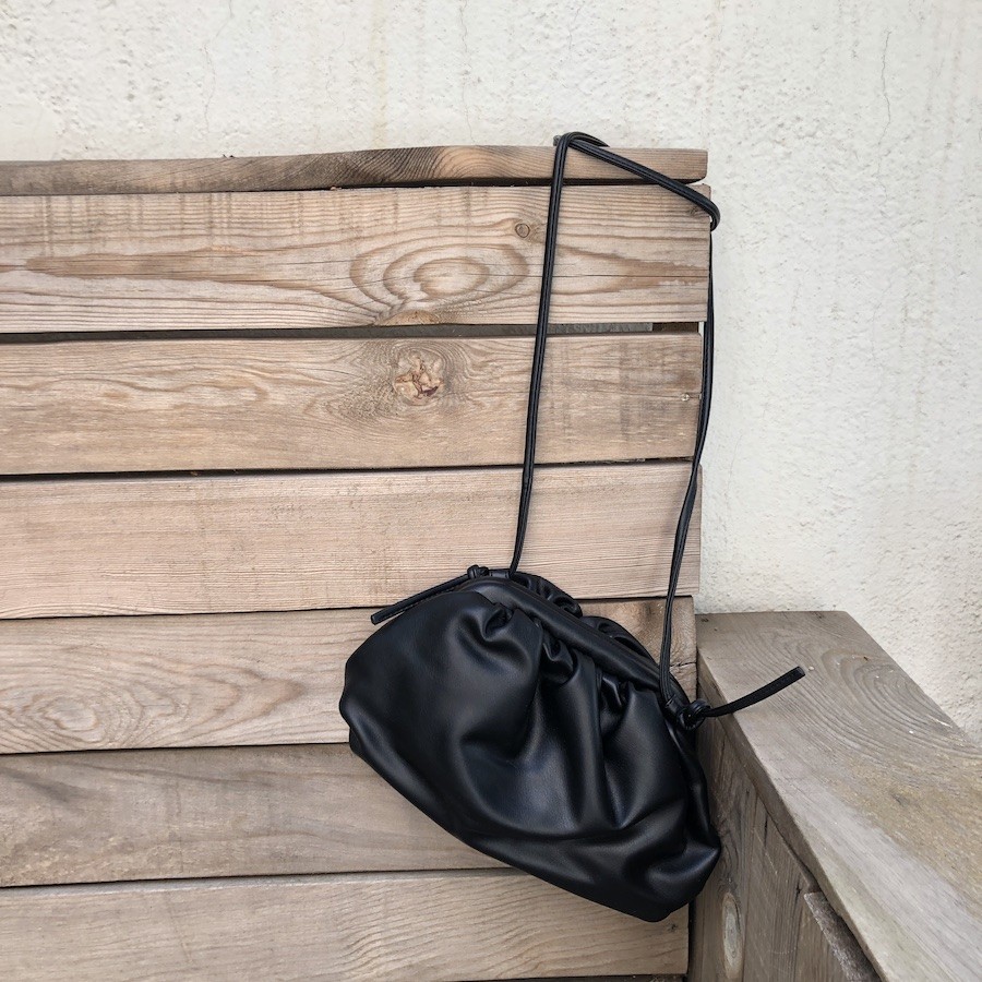 BOLSO POUCH NEGRO