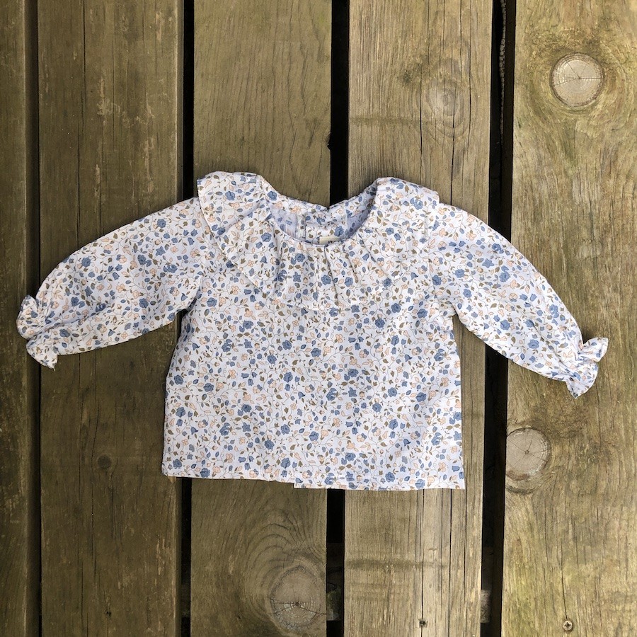 CAMISA SEVILLA FLOR AZUL Y ROSA